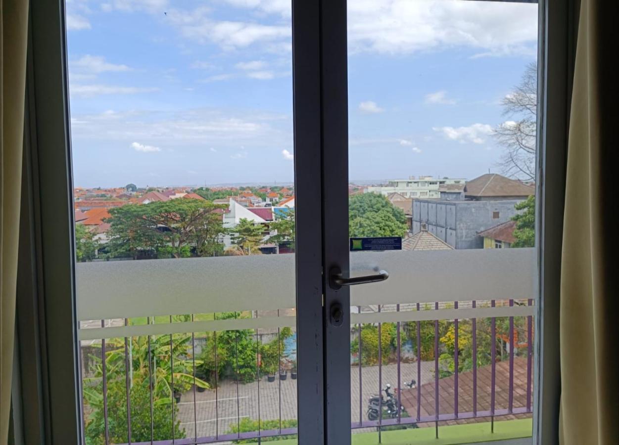 Отель Ibis Styles Bali Denpasar Экстерьер фото