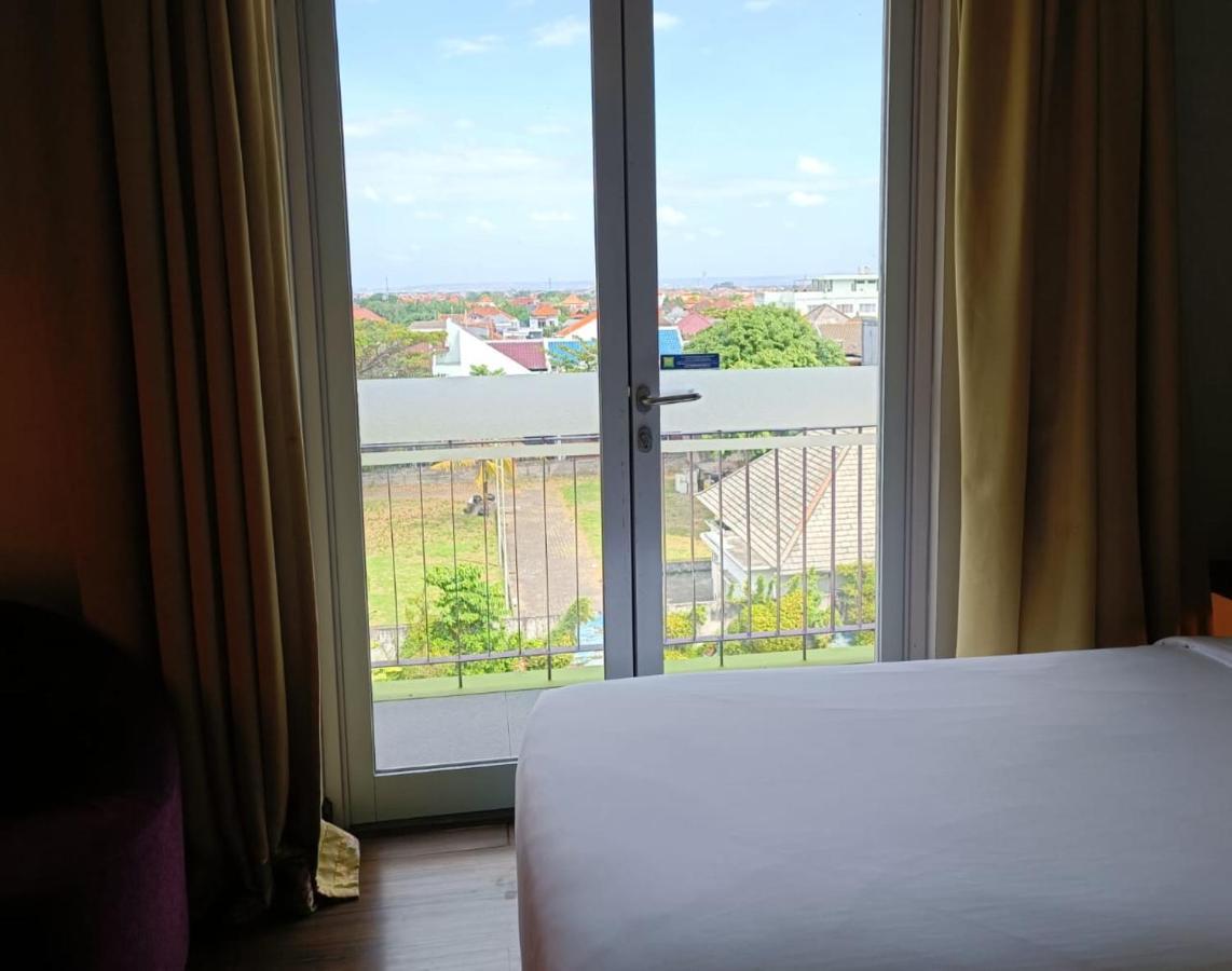Отель Ibis Styles Bali Denpasar Экстерьер фото