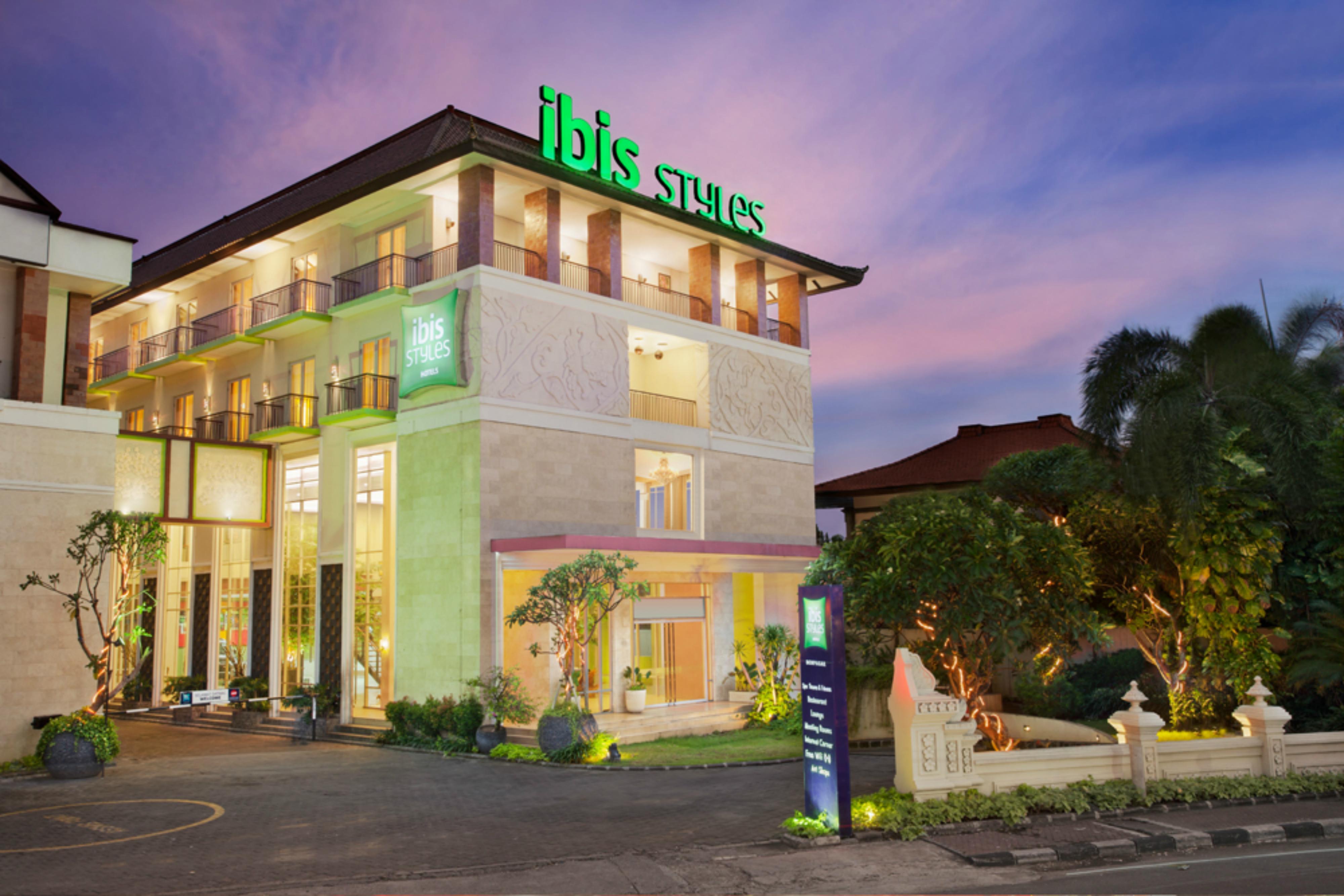 Отель Ibis Styles Bali Denpasar Экстерьер фото